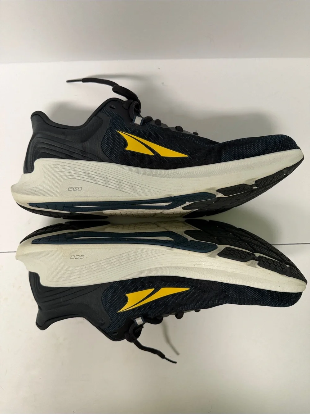 Altra Men’s Black Provision  8 Running Shoes Size 11.5